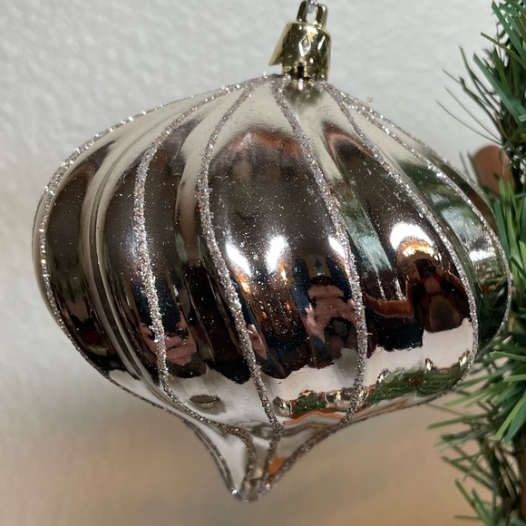 Christmas ornaments - Picture 3 of 5